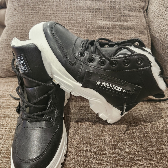 Revolution Black and White Boots - Picture 1 of 1